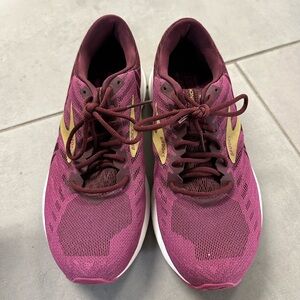 Brooks Launch 6 Women's Maroon and Gold Running Shoes
